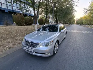 Lexus LS 460