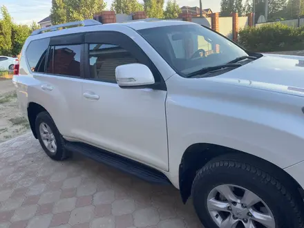 Toyota Land Cruiser Prado 2013 года за 15 000 000 тг. в Актобе – фото 5