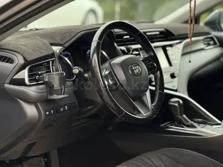 Toyota Camry 2019 года за 11 000 000 тг. в Атырау – фото 19
