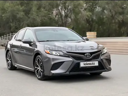 Toyota Camry 2019 года за 11 000 000 тг. в Атырау