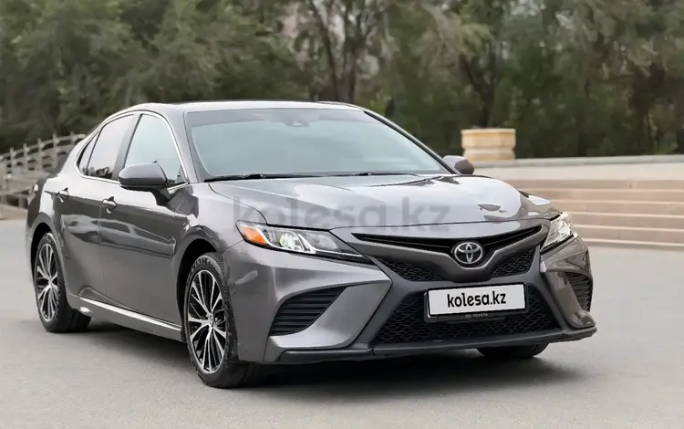 Toyota Camry 2019 года за 11 000 000 тг. в Атырау
