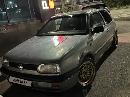 Volkswagen Golf 1993 года за 1 700 000 тг. в Астана