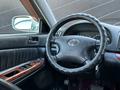 Toyota Camry 2004 года за 5 000 000 тг. в Атырау – фото 12