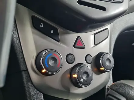Chevrolet Aveo 2015 года за 3 490 000 тг. в Алматы – фото 17