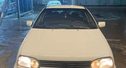 Volkswagen Golf 1993 годаfor850 000 тг. в Астана