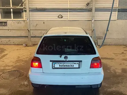 Volkswagen Golf 1993 года за 970 000 тг. в Астана – фото 2