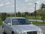 Mercedes-Benz E 320 2000 года за 7 000 000 тг. в Шымкент – фото 3