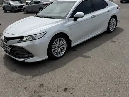 Toyota Camry 2019 года за 13 100 000 тг. в Семей – фото 3