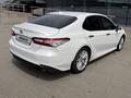 Toyota Camry 2019 года за 13 100 000 тг. в Семей – фото 4
