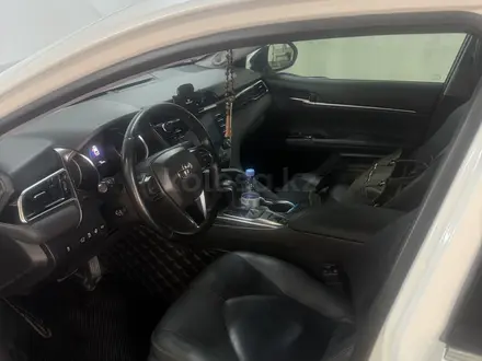 Toyota Camry 2019 года за 13 100 000 тг. в Семей – фото 8