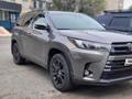 Toyota Highlander 2018 года за 15 500 000 тг. в Талдыкорган – фото 2