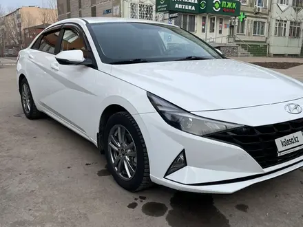 Hyundai Elantra 2021 года за 9 500 000 тг. в Астана