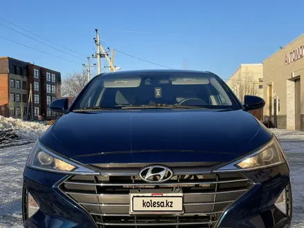 Hyundai Elantra 2018 года за 5 300 000 тг. в Уральск – фото 3