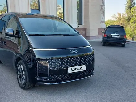 Hyundai Staria 2022 года за 24 000 000 тг. в Алматы