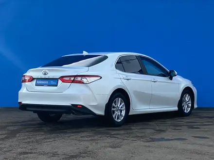 Toyota Camry 2019 года за 13 620 000 тг. в Алматы – фото 3