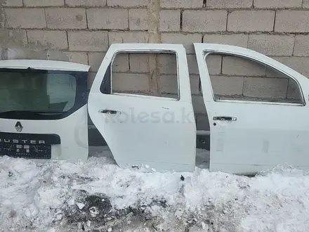 Renault Duster 2017 год дверь правый передний задний левый за 1 000 тг. в Алматы