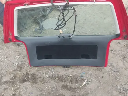 Крышка багажника Фольксваген Пассат В5 за 20 000 тг. в Алматы – фото 6