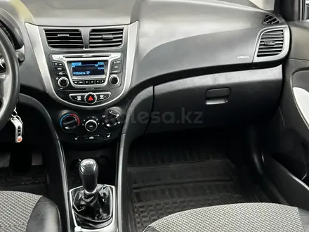 Hyundai Solaris 2015 года за 4 990 000 тг. в Актобе – фото 9