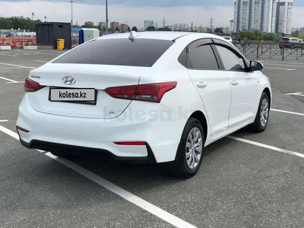 Hyundai Solaris 2017 года за 6 000 000 тг. в Уральск – фото 17