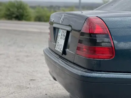 Mercedes-Benz C 240 1998 года за 2 800 000 тг. в Караганда – фото 12