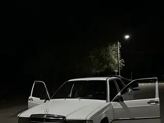 Mercedes-Benz 190