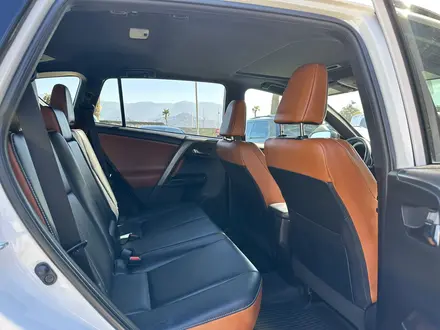 Toyota RAV4 2016 года за 8 800 000 тг. в Актау – фото 9
