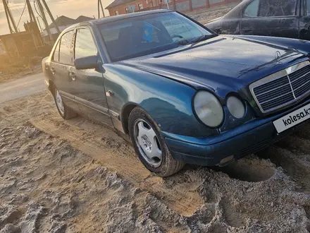 Mercedes-Benz E 230 1996 года за 2 200 000 тг. в Кызылорда – фото 2