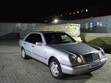 Mercedes-Benz E 230 1997 года за 2 200 000 тг. в Кызылорда – фото 2
