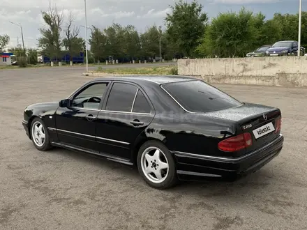 Mercedes-Benz E 280 1996 года за 2 000 000 тг. в Алматы