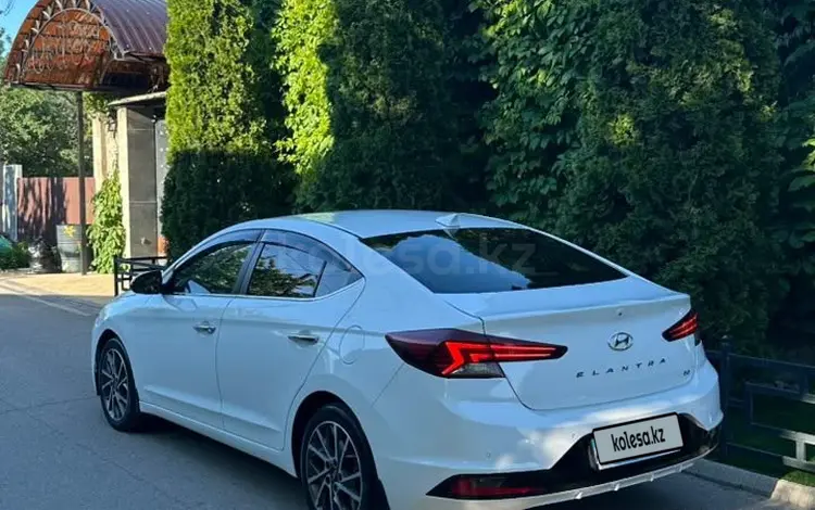 Hyundai Elantra 2020 года за 8 000 000 тг. в Алматы