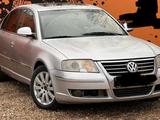 Volkswagen Passat 2006 годаүшін3 330 000 тг. в Караганда