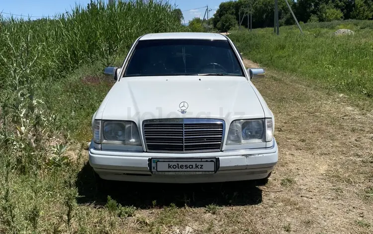 Mercedes-Benz E 220 1993 года за 1 500 000 тг. в Талдыкорган