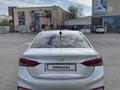 Hyundai Accent 2018 года за 7 150 000 тг. в Актау – фото 2