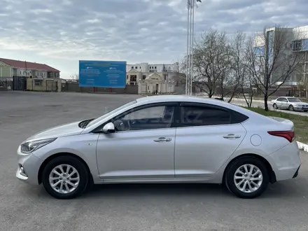 Hyundai Accent 2018 года за 7 150 000 тг. в Актау – фото 3