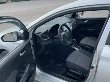 Hyundai Accent 2018 года за 7 150 000 тг. в Актау – фото 5