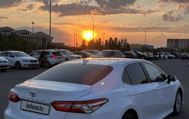 Toyota Camry 2020 года за 13 800 000 тг. в Уральск