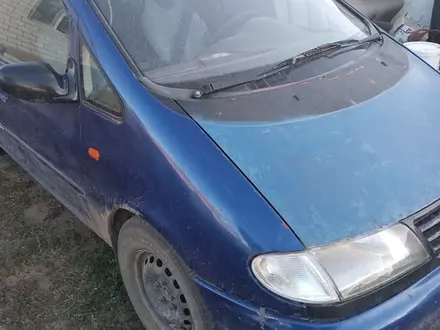 Volkswagen Sharan 1995 года за 950 000 тг. в Актобе