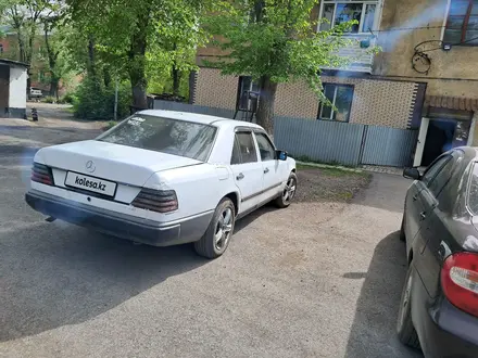 Mercedes-Benz E 230 1988 года за 1 000 000 тг. в Караганда – фото 3