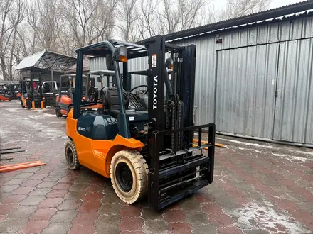 Toyota  7FG25 2000 года за 5 900 000 тг. в Алматы