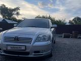 Toyota Avensis 2004 года за 3 900 000 тг. в Талдыкорган – фото 2