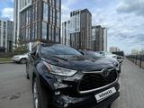 Toyota Highlander 2022 года за 36 000 000 тг. в Астана