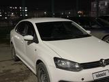 Volkswagen Polo 2014 годаfor2 600 000 тг. в Атырау – фото 2