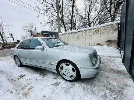 Mercedes-Benz E 320 2001 года за 6 200 000 тг. в Актау – фото 4