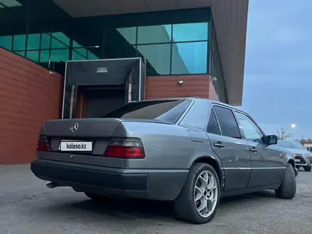 Mercedes-Benz E 260 1992 года за 1 300 000 тг. в Жезказган