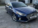 Hyundai Sonata 2018 годаfor8 800 000 тг. в Караганда – фото 2