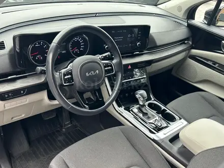 Kia Carnival 2023 года за 17 290 000 тг. в Алматы – фото 10
