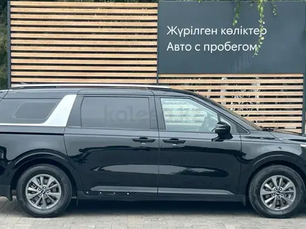 Kia Carnival 2023 года за 17 290 000 тг. в Алматы – фото 8