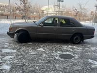 Mercedes-Benz E 300 1989 года за 1 100 000 тг. в Алматы