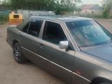 Mercedes-Benz E 230 1992 года за 1 700 000 тг. в Астана