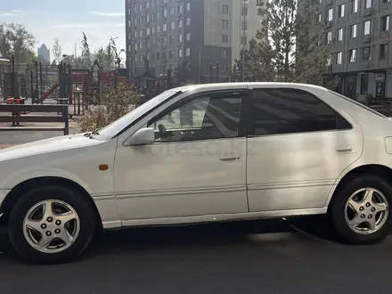 Toyota Camry 1998 года за 2 600 000 тг. в Алматы – фото 7